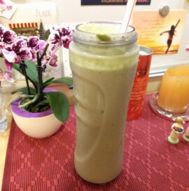 Mehr über den Artikel erfahren Keto Avocado-Mascarpone-Shake – Cremig & sättigend
