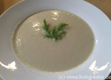 Mehr über den Artikel erfahren Cremige ketogene Suppe mit Blumenkohl und Fenchel für mehr Wohlbefinden