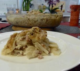 Mehr über den Artikel erfahren Petersilienwurzel-Sellerie-Auflauf