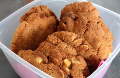 Mehr über den Artikel erfahren Macadamia White Chocolate Cookies