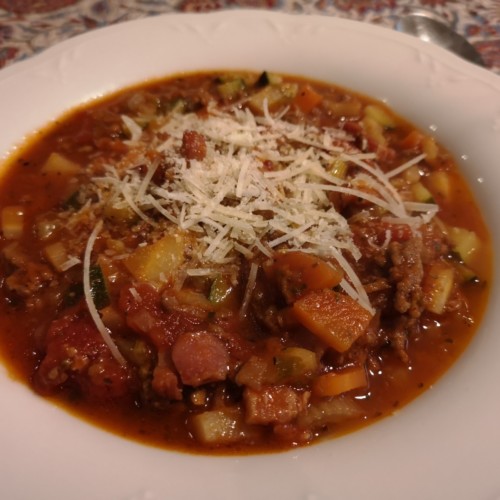 Ketogene Bolognese-Suppe