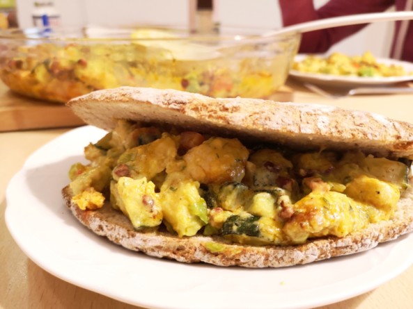 ketogenes Fladenbrot gefüllt