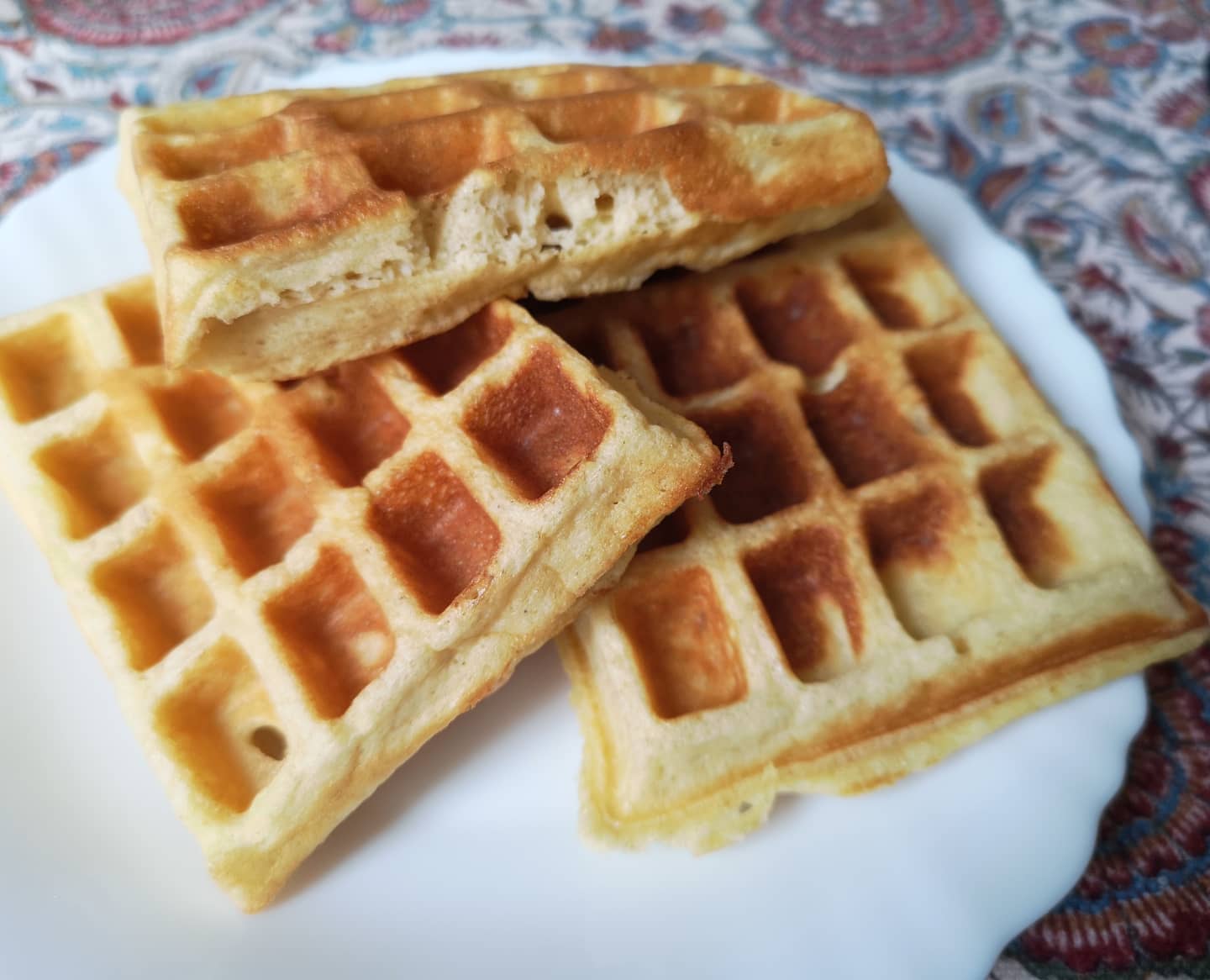 Drei fluffige Keto Waffeln